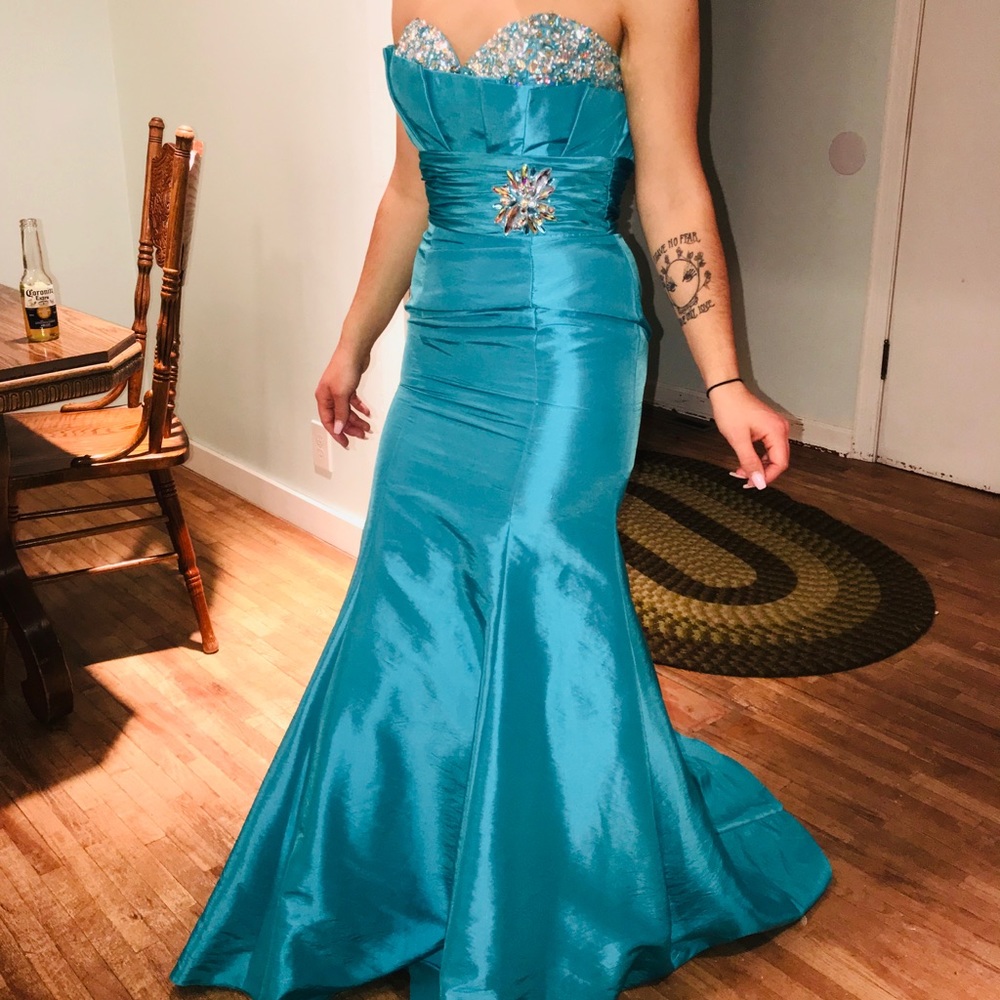 Teal strapless mermaid style dress